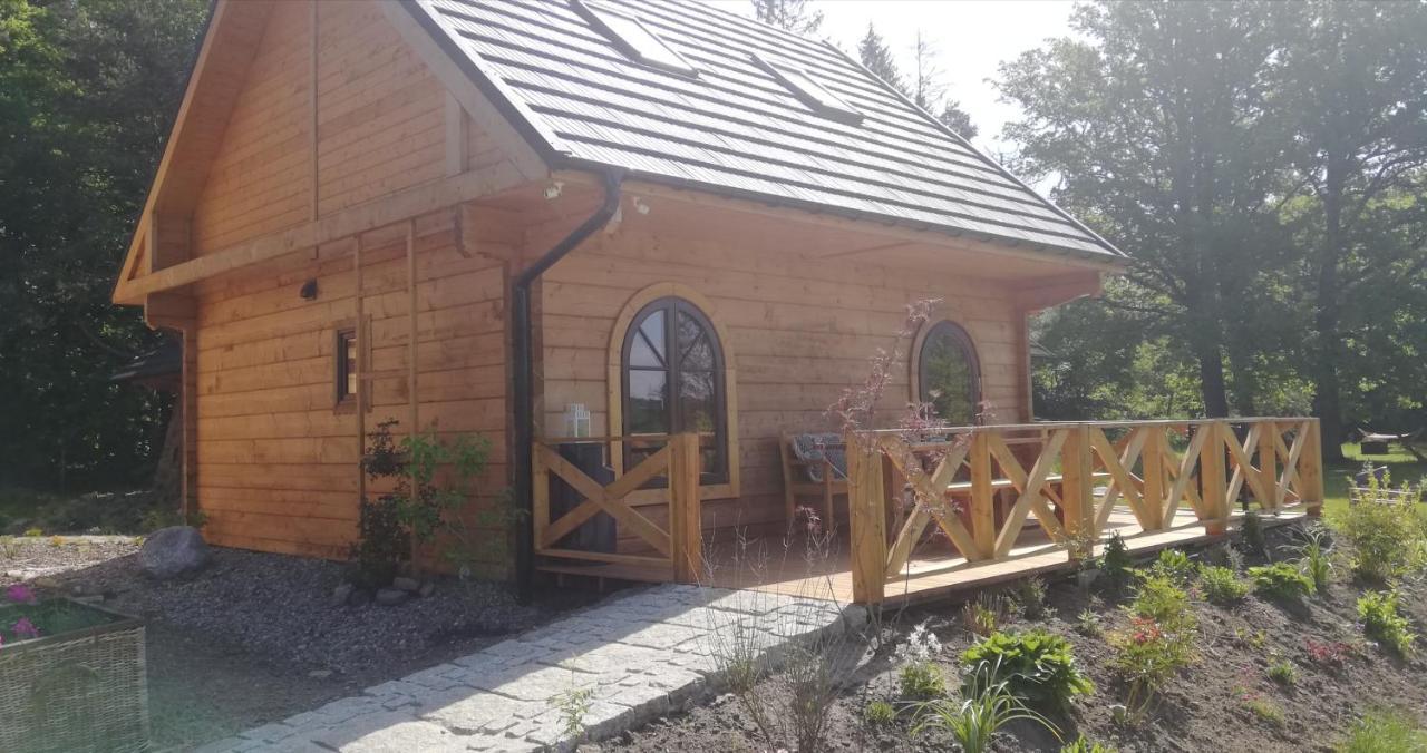 Woodorf Drewnem Uslane - Domki Z Bala Nad Rzeka Slupia Wsrod Pol I Lasow Z Chata Grillowa, Ogniskiem I Placami Zabaw Dla Dzieci Stolpmünde Exterior foto